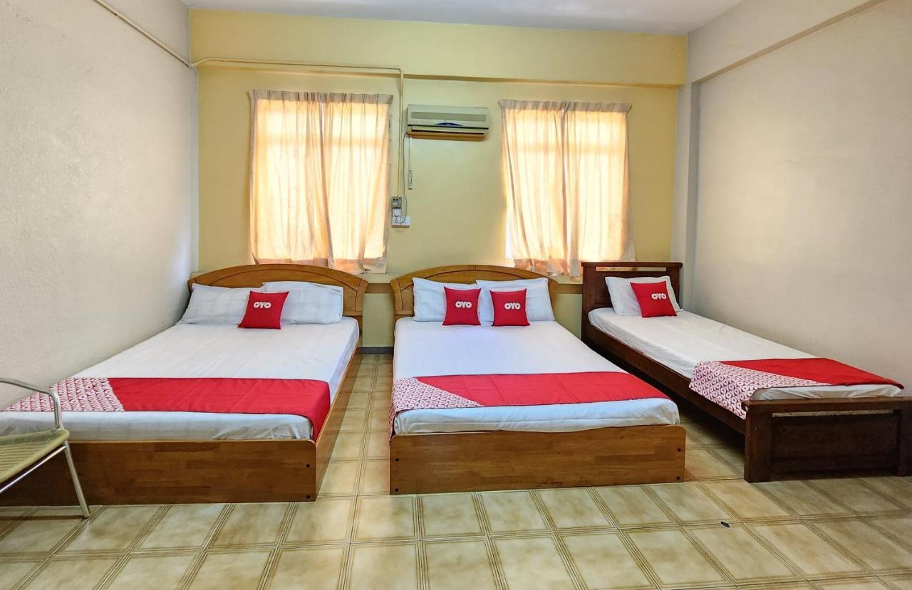 Oyo 90743 Hotel Ban Cheong Кангар Экстерьер фото