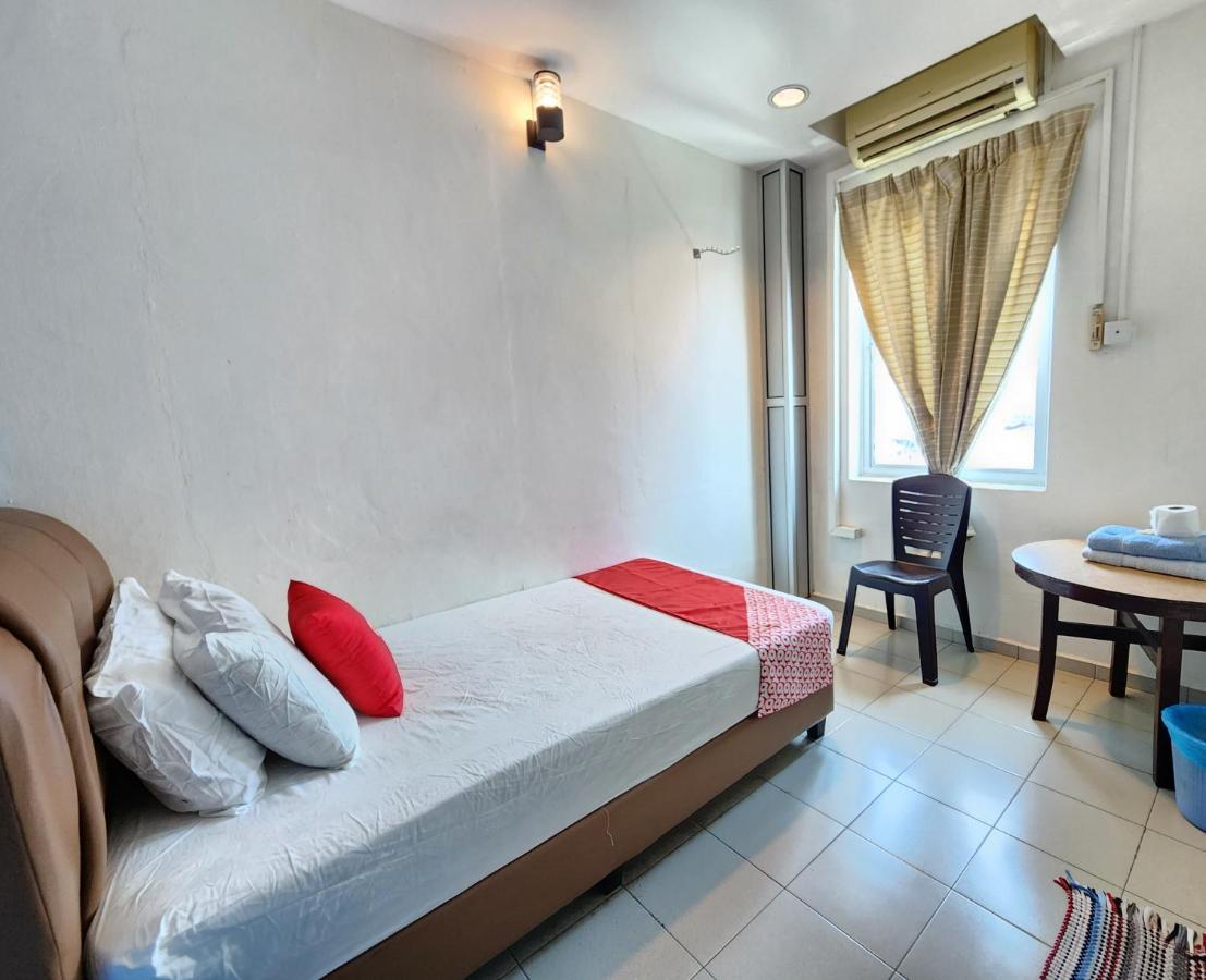 Oyo 90743 Hotel Ban Cheong Кангар Экстерьер фото