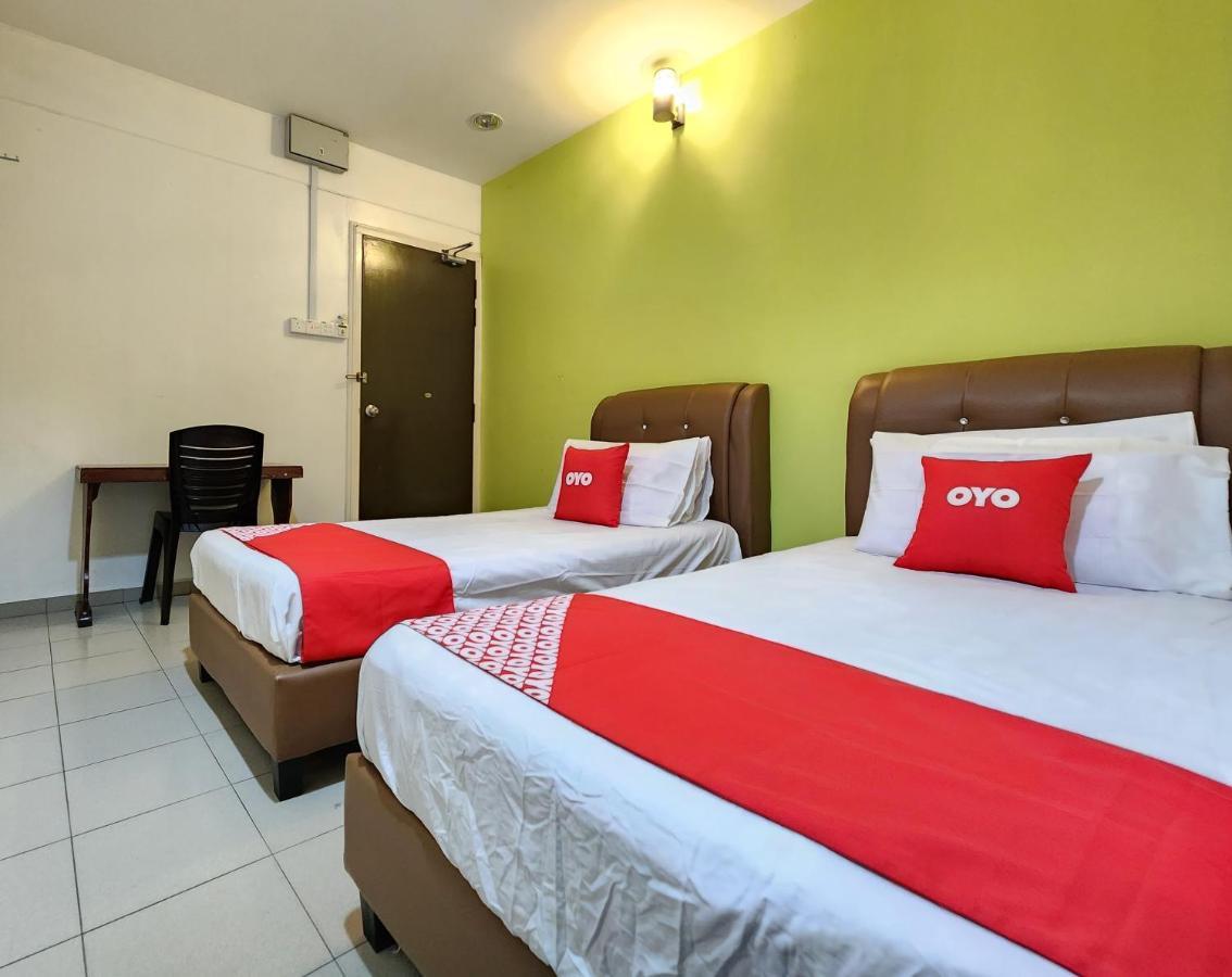 Oyo 90743 Hotel Ban Cheong Кангар Экстерьер фото