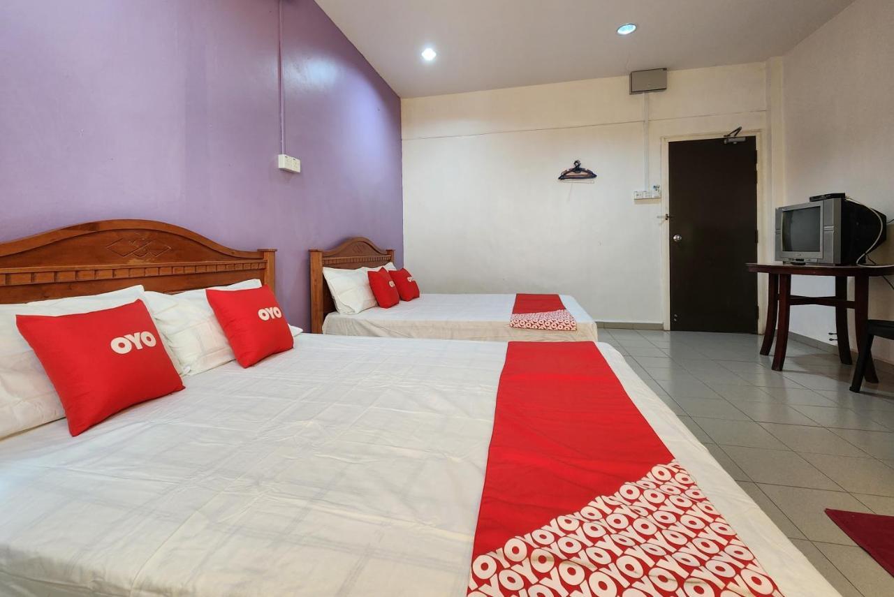 Oyo 90743 Hotel Ban Cheong Кангар Экстерьер фото